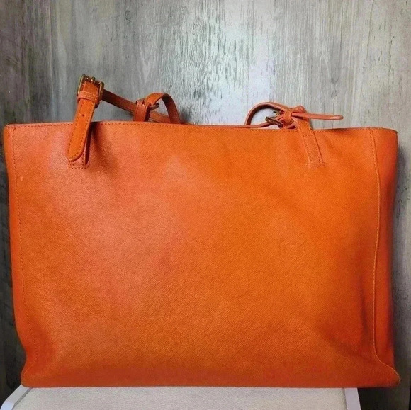 Tory Burch York Buckle Tote Bag in Orange - Picture 13 of 16